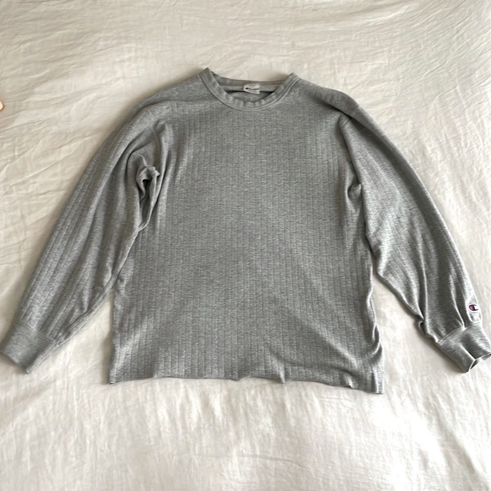 Vintage CHAMPION lightweight sweatshirt. Medium gray men’s.